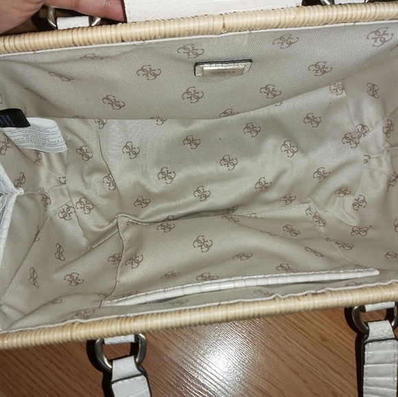 Guess Paloma Handbag - Picture 2 of 4
